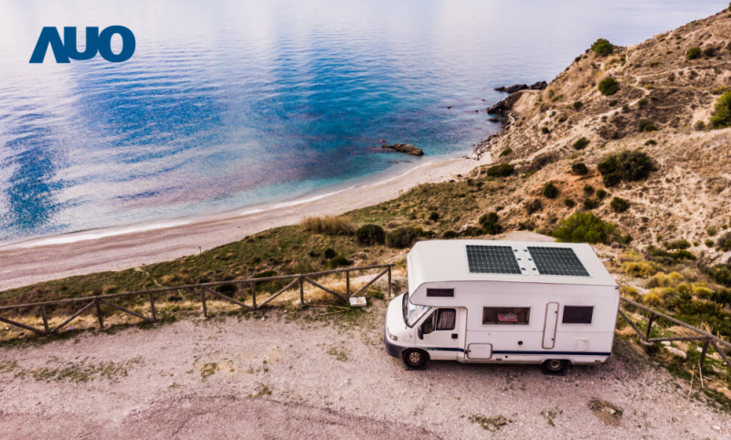 「可撓輕量化太陽光電板SunCurva」使用輕量特殊耐候型複合板取代傳統太陽能板的玻璃前板，不僅降低70%重量，每米平方僅3Kg；具有抗衝擊性能及通過電磁相容性測試，可應用於交通運輸工具，如露營車、遊艇等